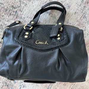 Like new coach bag. Barely used. 13 inches length & 9 inches height. Asking 50$